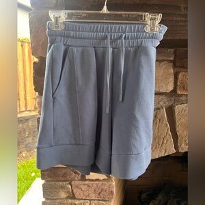 Varley Alder High Rise Shorts in Double Soft Blue XS